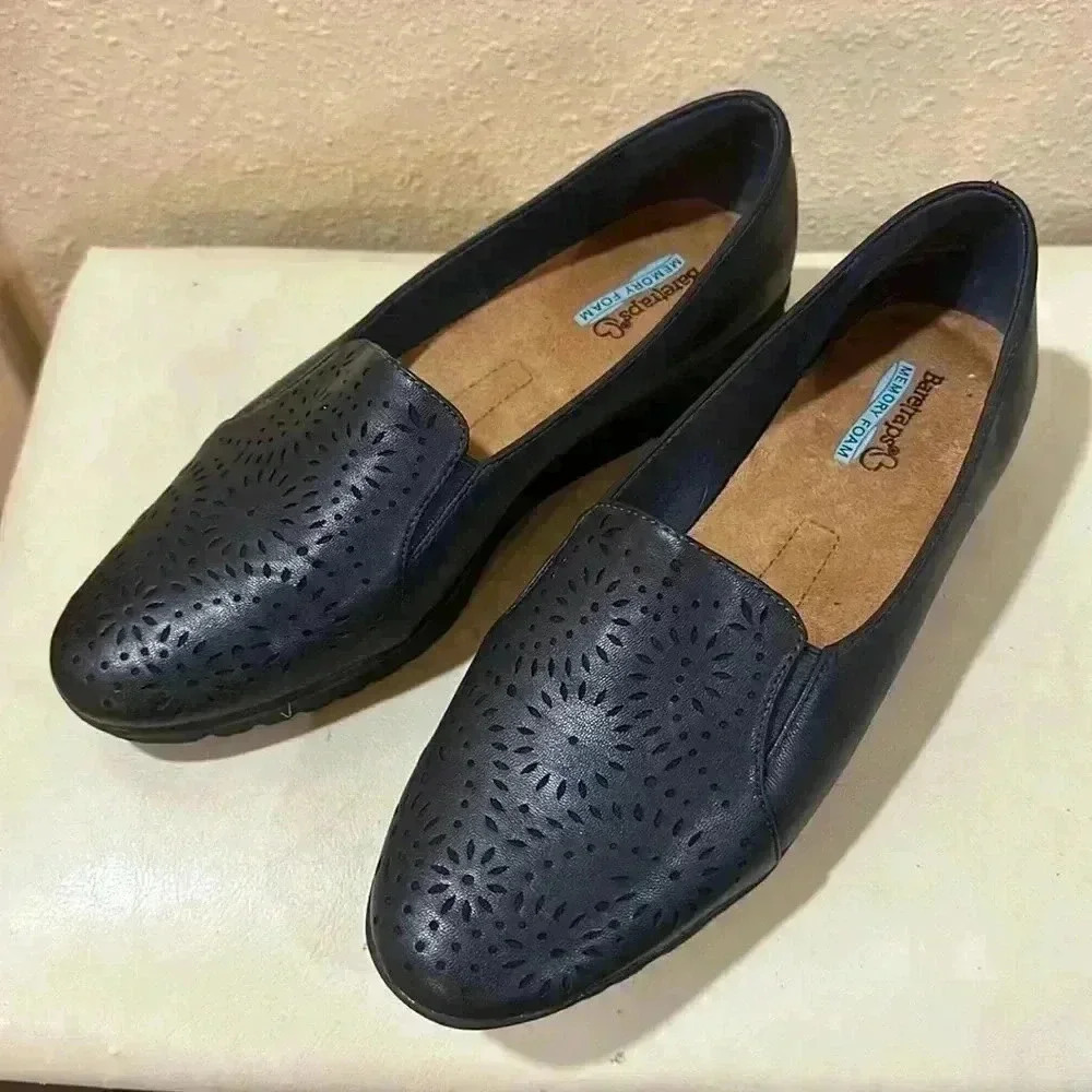 Baretraps size 8